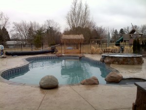 Vinyl Liner Swimming Pool and Raised Spillover Spa in Saline Michigan 2010 by Legendary Escapes Pools (8)